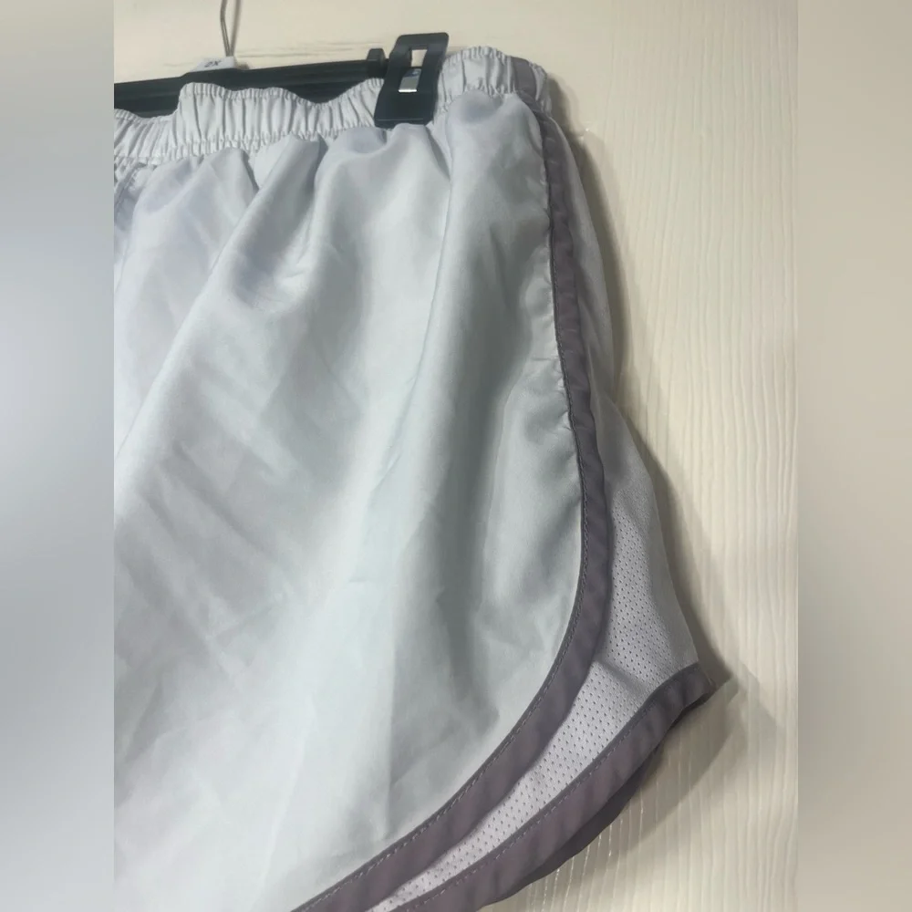 Nike Women’s DriFit Athletic Running Shorts Size XL - Picture 7 of 7